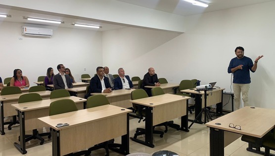 MPCE discute gestão de resíduos sólidos na região de Sobral com consórcio gestor e municípios