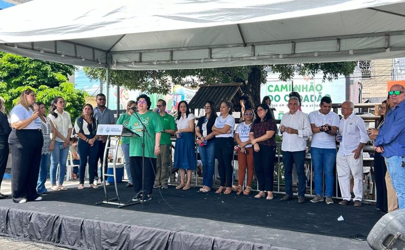 Moradores de Maracanaú participam de mais uma edição do projeto Ouvidoria na Praça do MP do Ceará